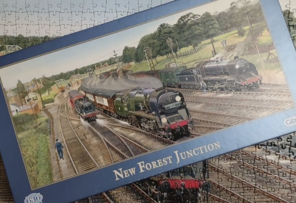 New Forest Junction - Gibsons puzzle collectible [Barcode 5012269040180] - Main Image 4