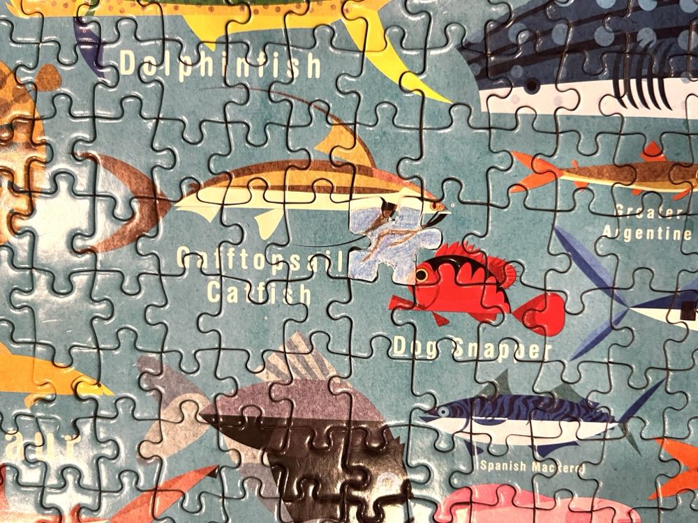 Ocean Life - Mudpuppy puzzle collectible [Barcode 9780735349070] - Main Image 4