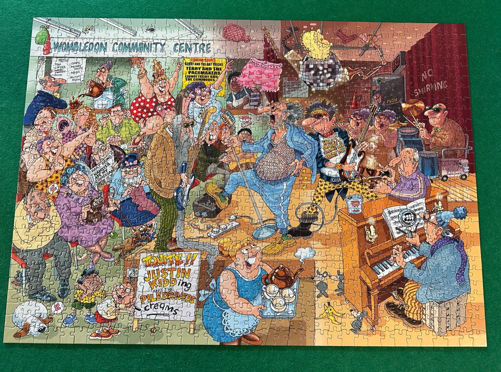 Wasgij Destiny - #16 Old Time Rockers - Holdsons puzzle collectible [Barcode 9414131097630] - Main Image 3