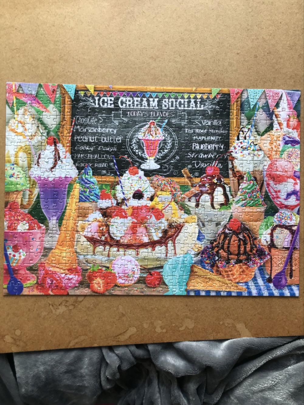 Ice Cream Social - Corner Piece puzzle collectible [Barcode 5052089308206] - Main Image 2