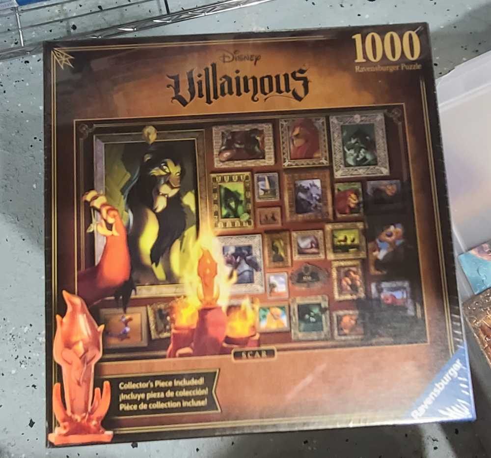 Disney Villainous - Scar - Ravensburger puzzle collectible - Main Image 1