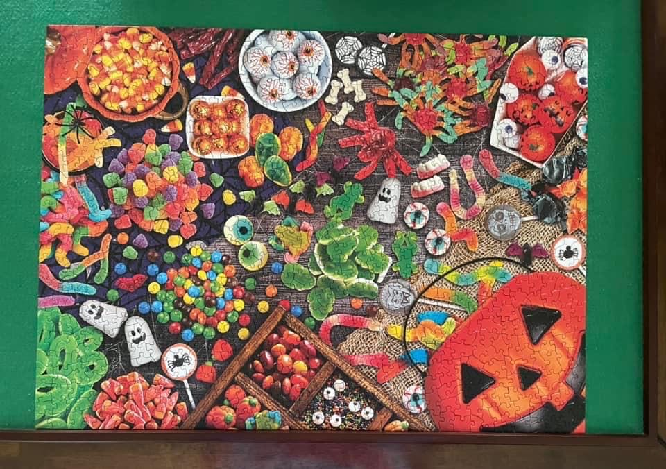 Halloween Candies - EuroGraphics puzzle collectible [Barcode 628136656528] - Main Image 3