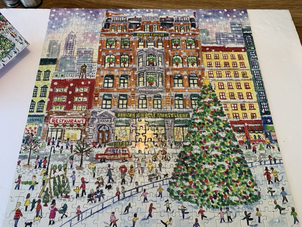 Christmas At Union Square - Galison puzzle collectible [Barcode 9780735371163] - Main Image 2