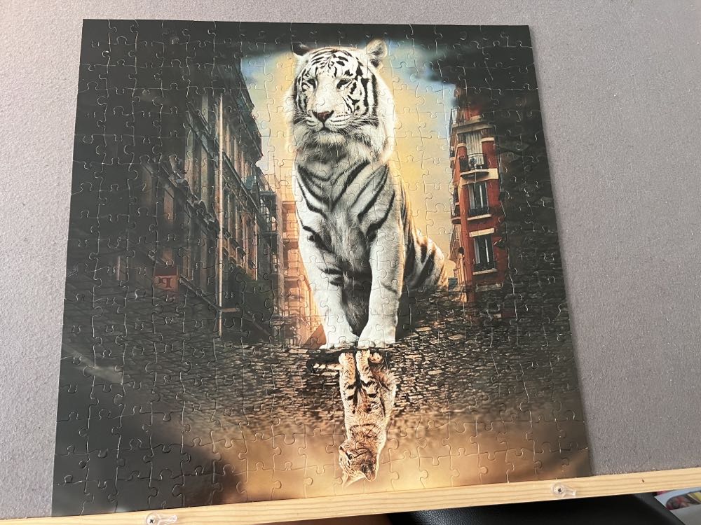 Dream Big - Buffalo 300 puzzle collectible [Barcode 079346028337] - Main Image 2