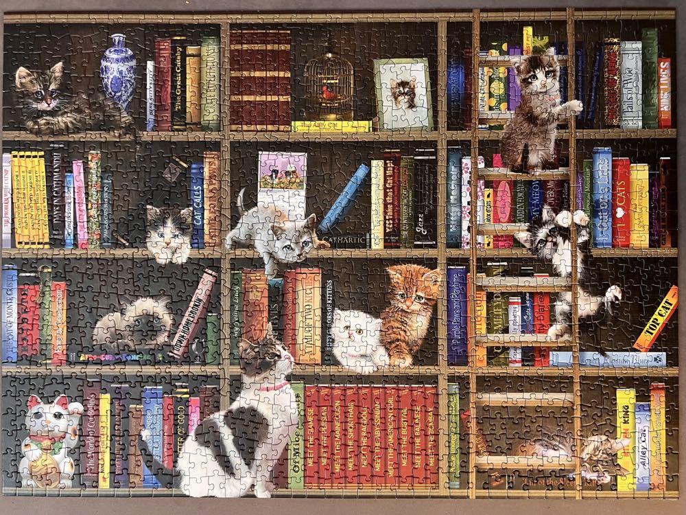 Kitty Librarians - Cobble Hill puzzle collectible [Barcode 625012803342] - Main Image 2