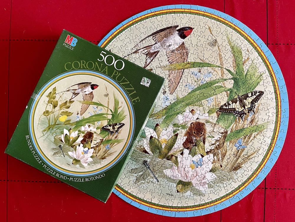 Lily Pond 🔴 🟦 - Milton Bradley (MB) puzzle collectible [Barcode 5010993628070] - Main Image 4