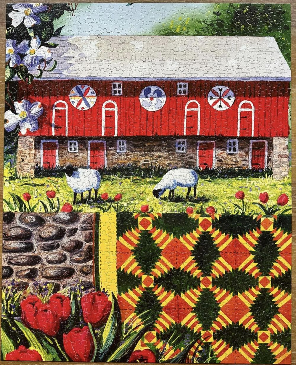 Welcome Quilt - White Mountain puzzle collectible [Barcode 724819251384] - Main Image 2