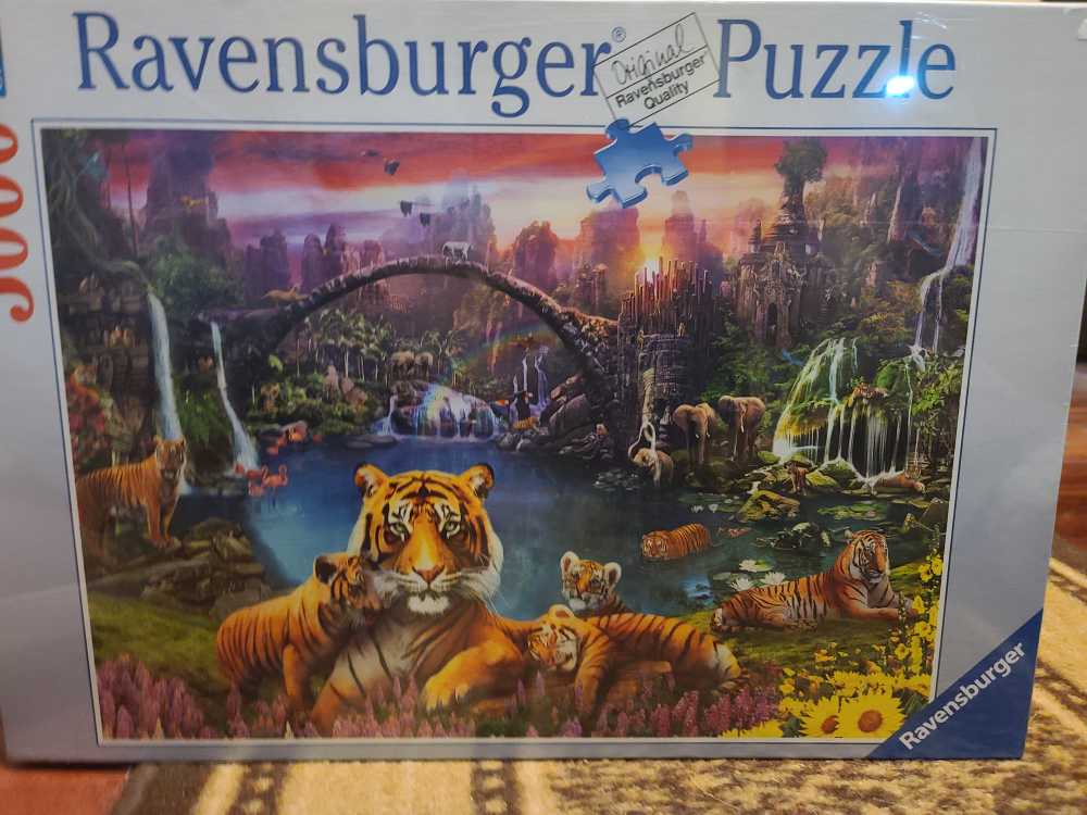 Tiger in Paradise - Ravensburger puzzle collectible [Barcode 4005556167197] - Main Image 2