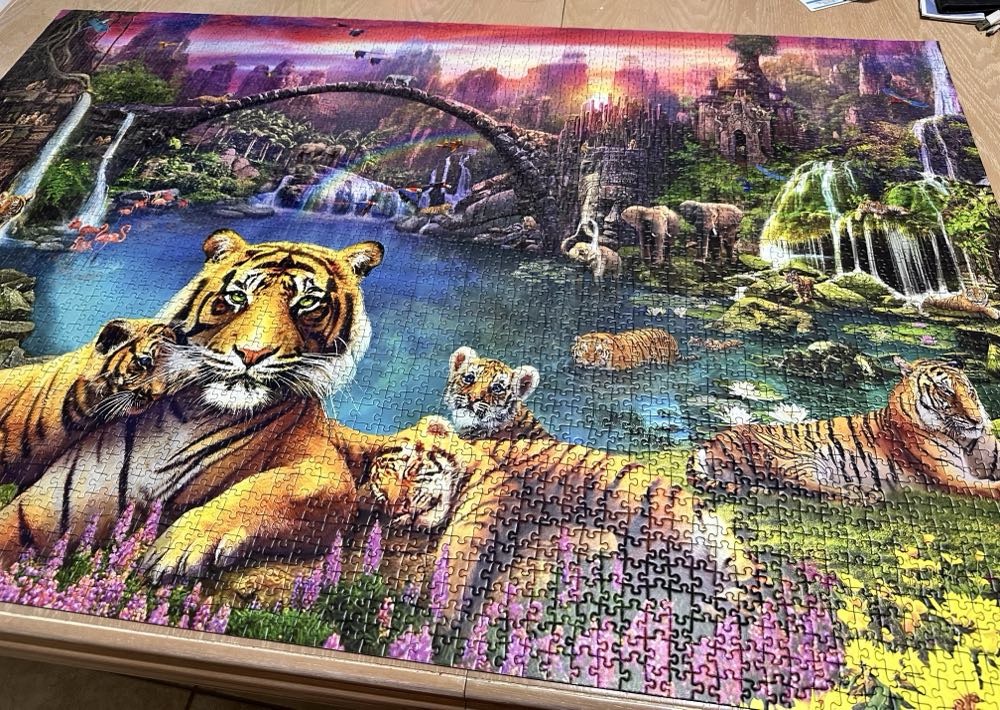 Tiger in Paradise - Ravensburger puzzle collectible [Barcode 4005556167197] - Main Image 3