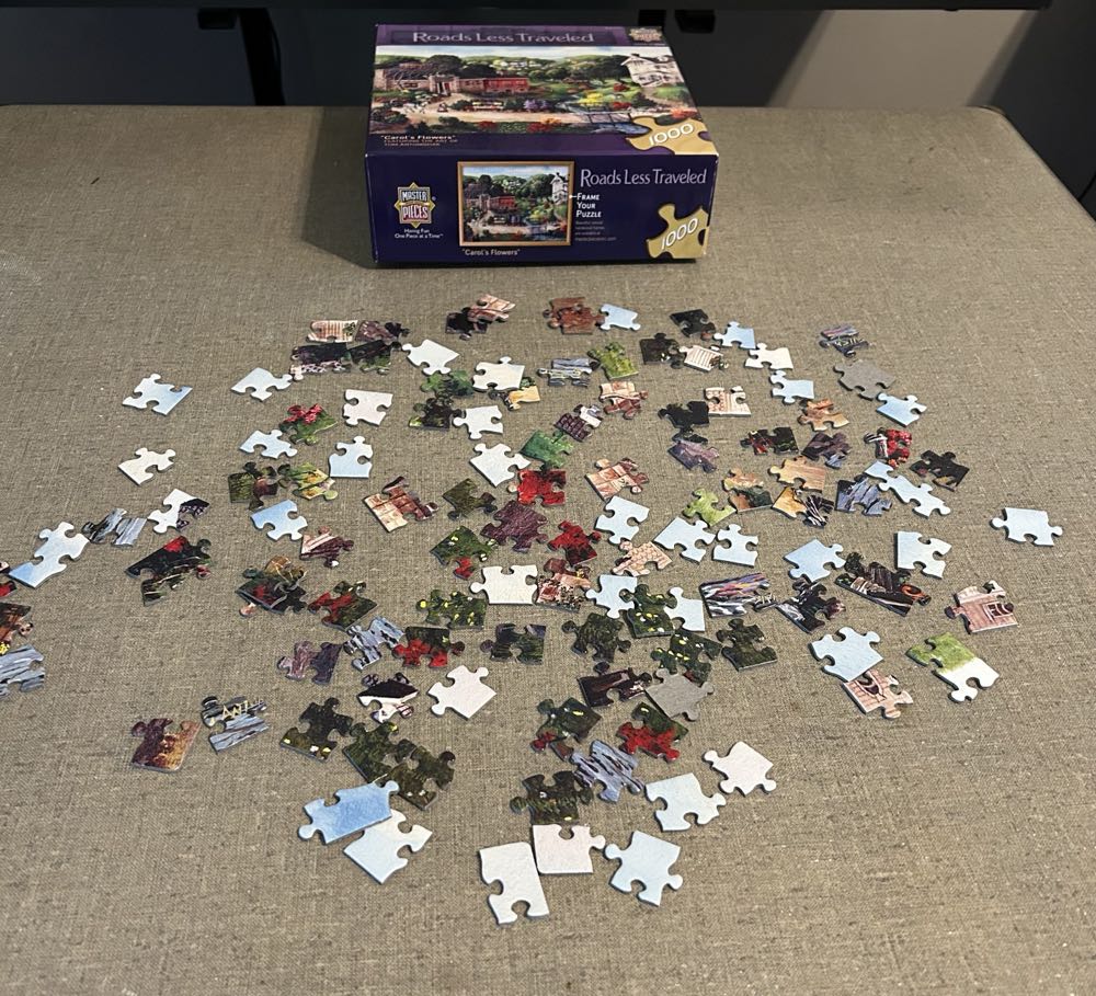 Carol’s Flower’s - MasterPieces puzzle collectible [Barcode 705988410109] - Main Image 4