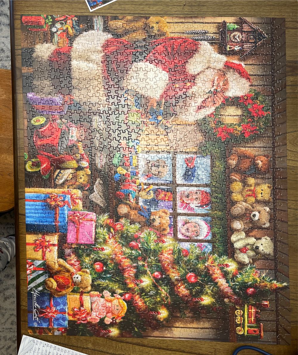 Look, It’s Santa! - White Mountain puzzle collectible [Barcode 724819264377] - Main Image 2