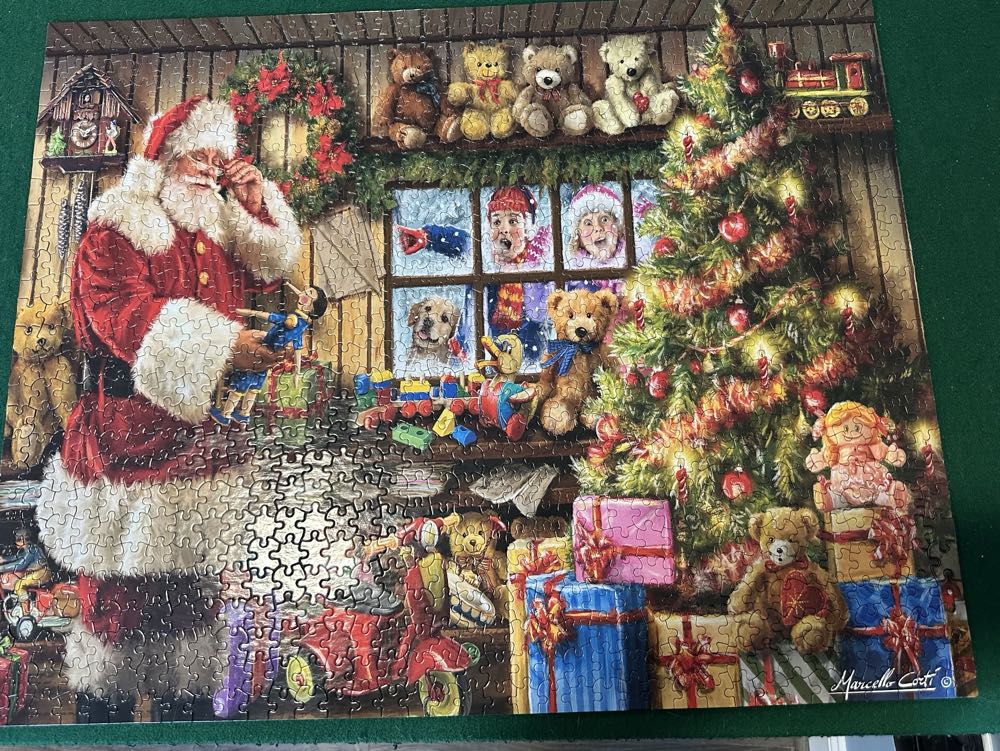 Look, It’s Santa! - White Mountain puzzle collectible [Barcode 724819264377] - Main Image 3