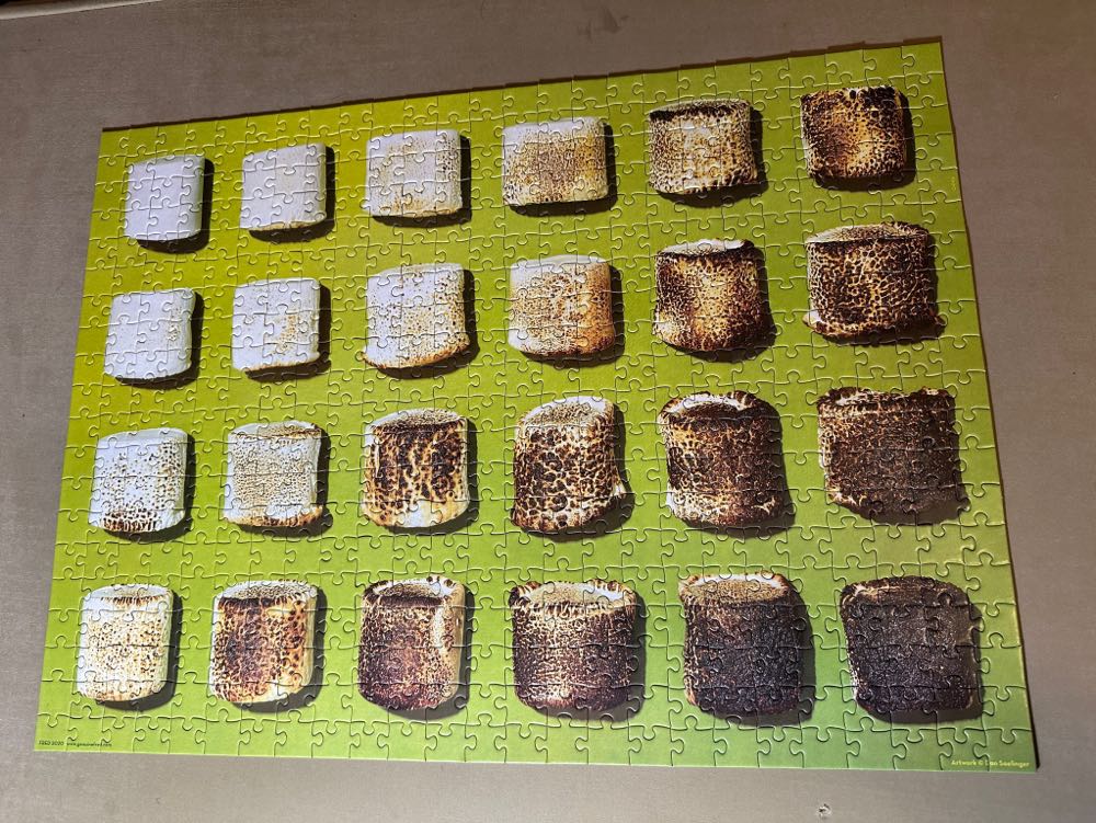 Marshmallows - Genuine Fred puzzle collectible [Barcode 728987036156] - Main Image 2