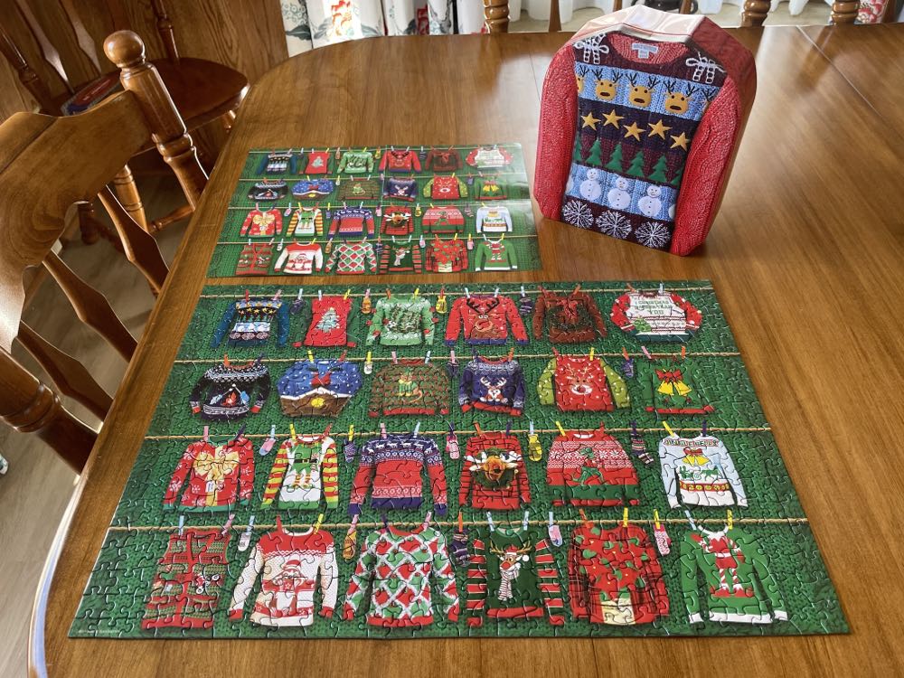 Ugly Christmas Sweater - Eurographics puzzle collectible [Barcode 628136656627] - Main Image 3