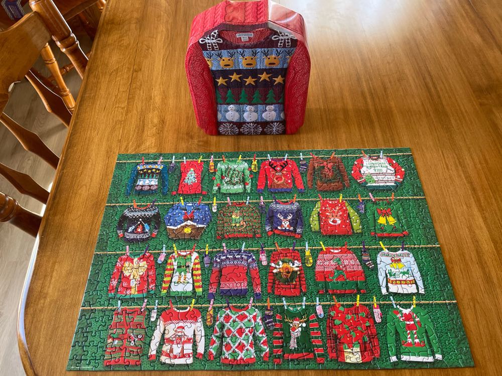 Ugly Christmas Sweater - Eurographics puzzle collectible [Barcode 628136656627] - Main Image 4