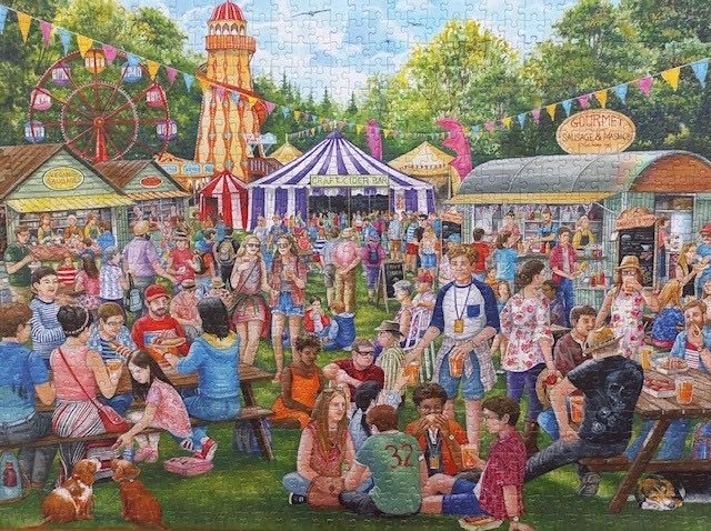 Sausage & Cider Festival - Falcon de luxe puzzle collectible [Barcode 8710126113370] - Main Image 3