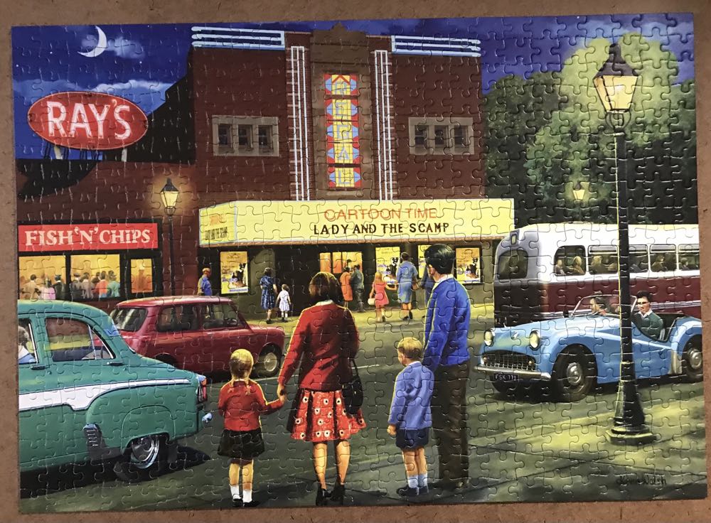 A Trip To The Movies - Falcon de luxe puzzle collectible [Barcode 8710126112403] - Main Image 2