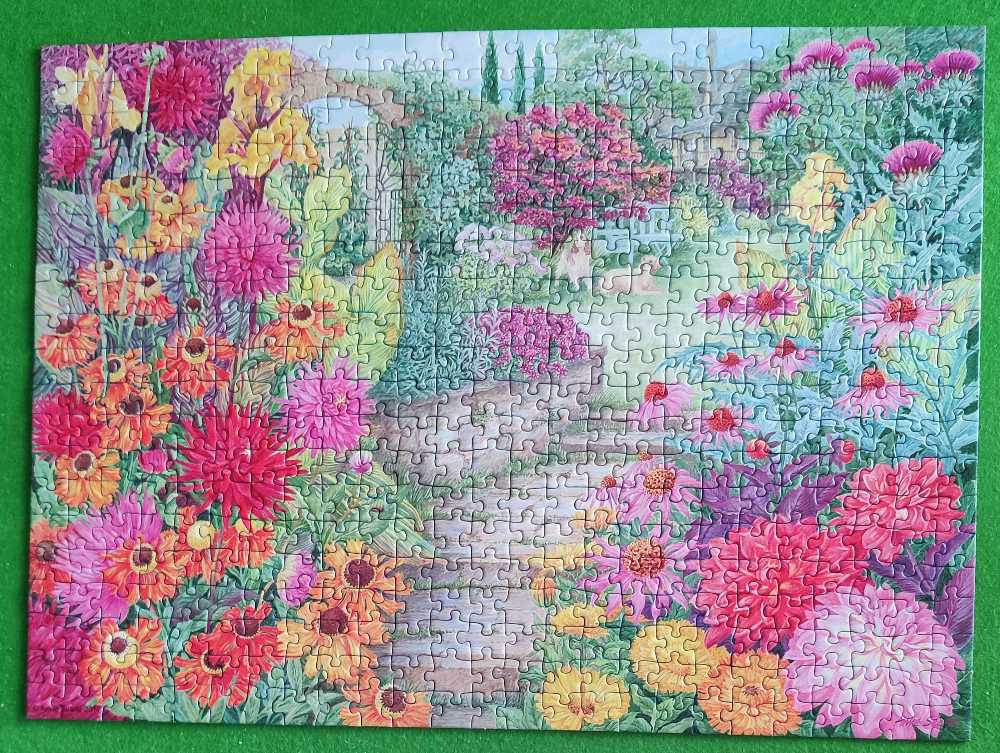 Autumn Glory (Verified By JJ) Arwin - Ravensburger puzzle collectible [Barcode 4005556147700] - Main Image 2