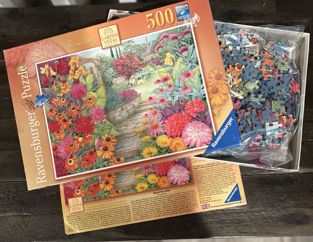 Autumn Glory (Verified By JJ) Arwin - Ravensburger puzzle collectible [Barcode 4005556147700] - Main Image 3