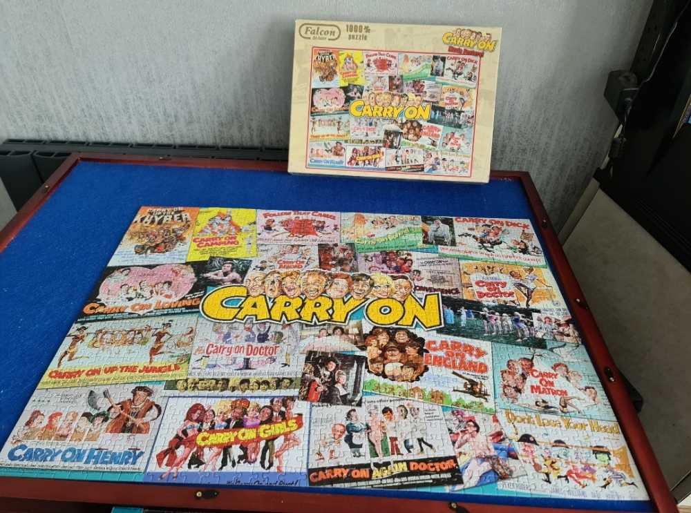 *Carry On. 😁 COMPLETED 03/10/2021 - Falcon de luxe puzzle collectible - Main Image 2