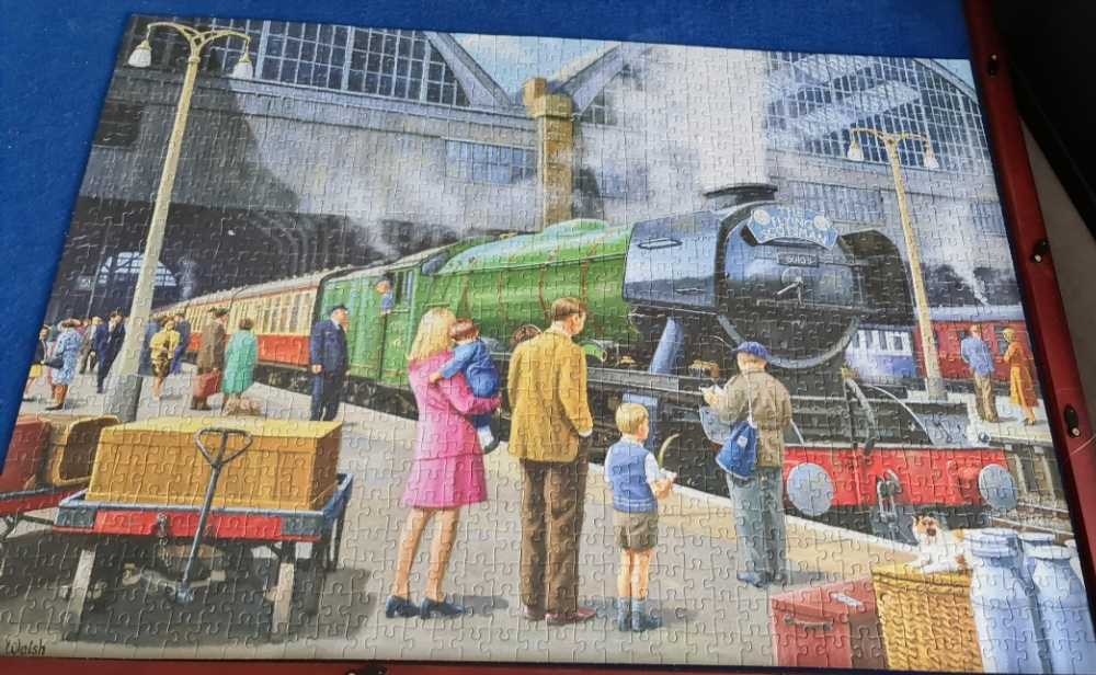 *Flying Scotsman at Kings Cross. 😁 COMPLETED 22/07/2021 - Falcon de luxe puzzle collectible - Main Image 2