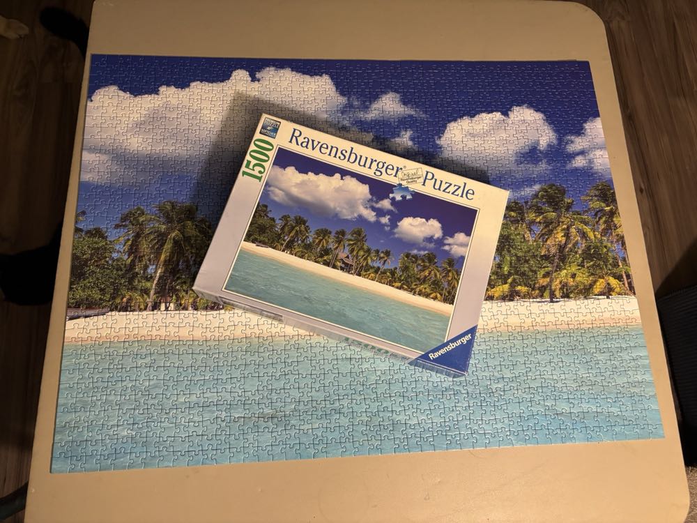 Tropical Seaside - Ravensburger puzzle collectible [Barcode 4005556163809] - Main Image 3
