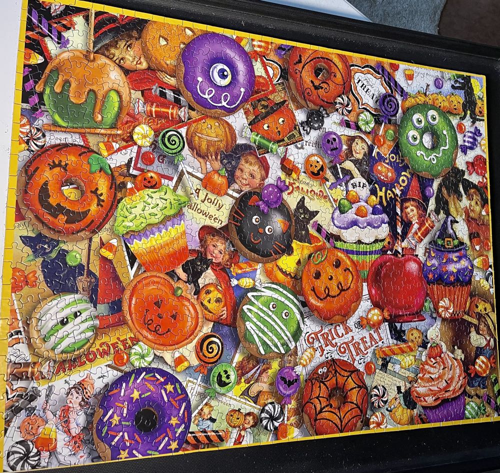 Trick or Treat - White Mountain Puzzles puzzle collectible [Barcode 724819264896] - Main Image 2