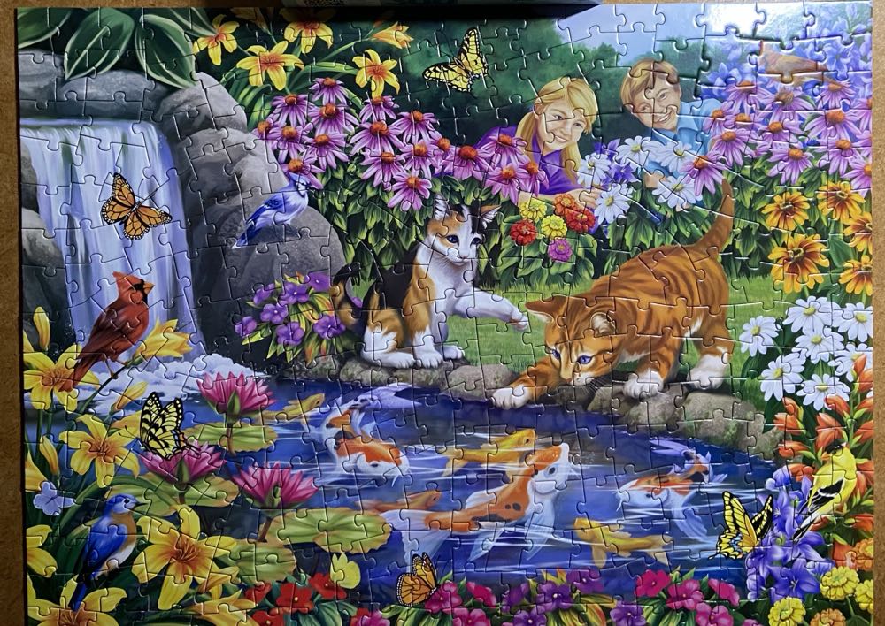 Go Fish - Bits And Pieces 🇺🇸 puzzle collectible [Barcode 192949038555] - Main Image 2