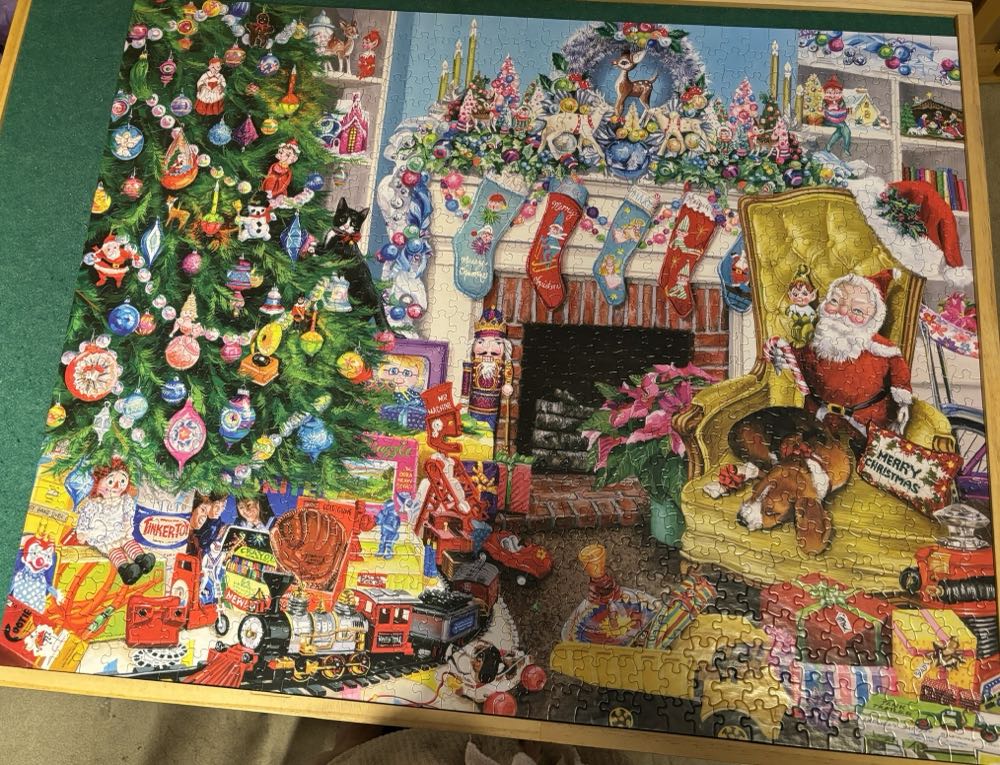 Y-Christmas Toys - White Mountain puzzle collectible [Barcode 724819264193] - Main Image 5