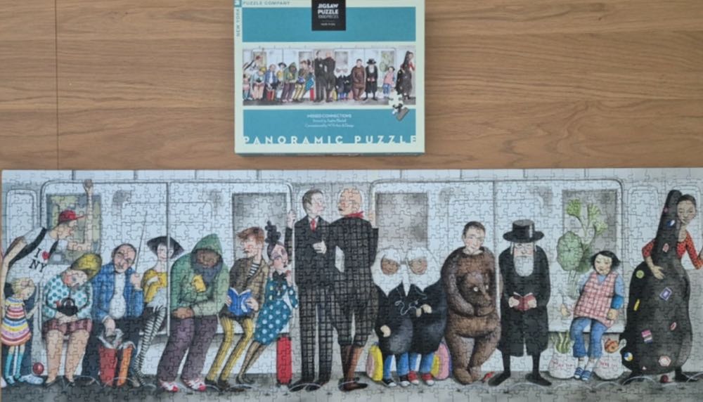 Missed Connections (Verkocht Wendy Badmeisje €15,00) - New York Puzzle Company puzzle collectible [Barcode 819844018511] - Main Image 4