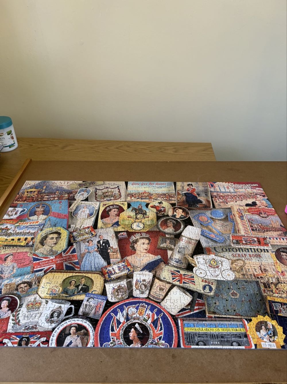 The Queen’s Diamond Jubilee - Gibsons 🇬🇧 puzzle collectible [Barcode 5012269070316] - Main Image 2