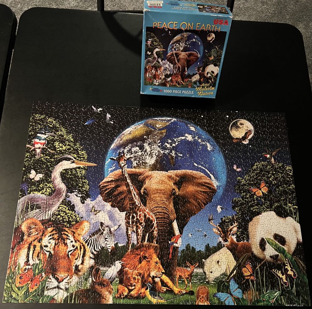 ZZ - Peace On Earth (TRADED) - White Mountain puzzle collectible [Barcode 724819251124] - Main Image 3