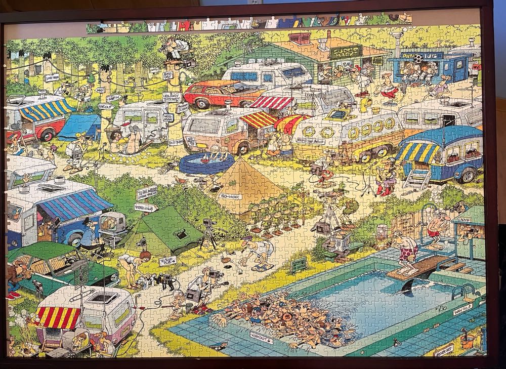 JVH- Camping Chaos - Jumbo puzzle collectible [Barcode 8710126017210] - Main Image 2