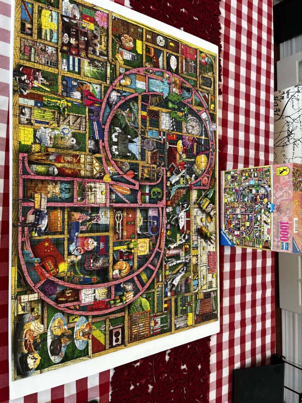 Crazy “C” & “D” - Ravensburger puzzle collectible [Barcode 4005556824649] - Main Image 2