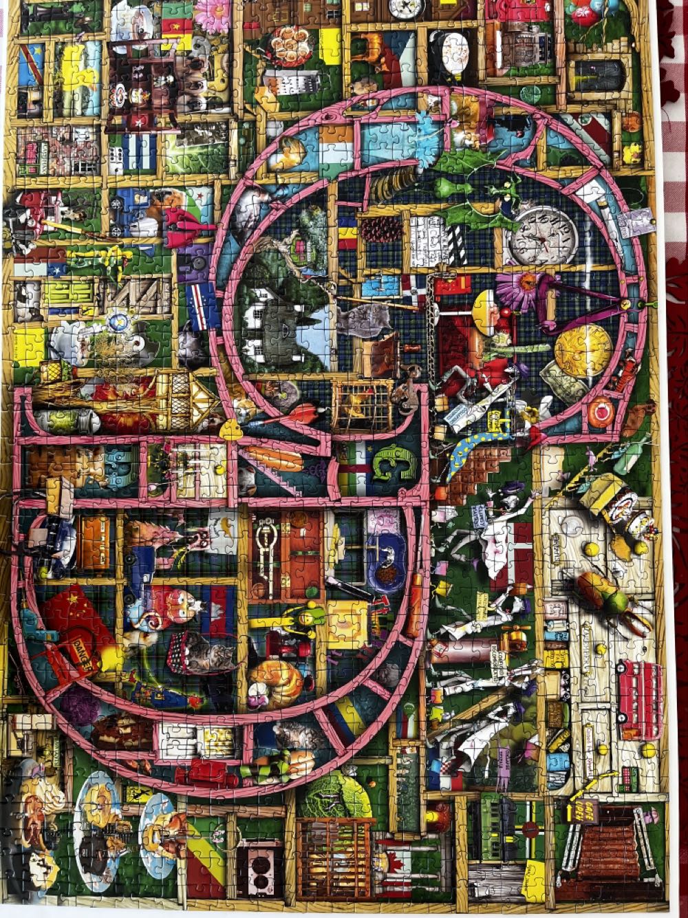 Crazy “C” & “D” - Ravensburger puzzle collectible [Barcode 4005556824649] - Main Image 4