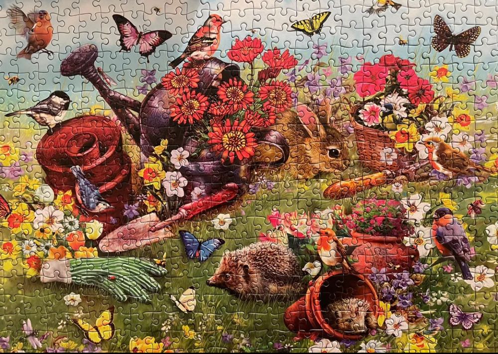 In The Garden - Gibsons puzzle collectible [Barcode 5012269031225] - Main Image 3