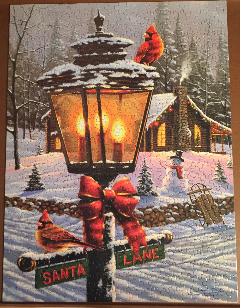 Christmas Perch - White Mountain puzzle collectible [Barcode 724819256693] - Main Image 2