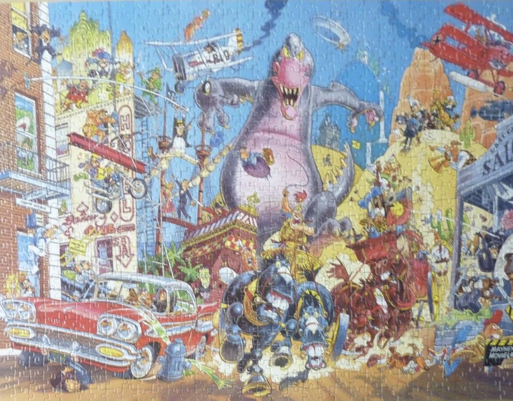 Mayhem In Movieland 🟦 - Falcon de luxe puzzle collectible [Barcode 5011145035593] - Main Image 3