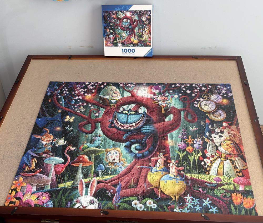 Most Everyone Is Mad - Ravensburger puzzle collectible [Barcode 4005556802098] - Main Image 3