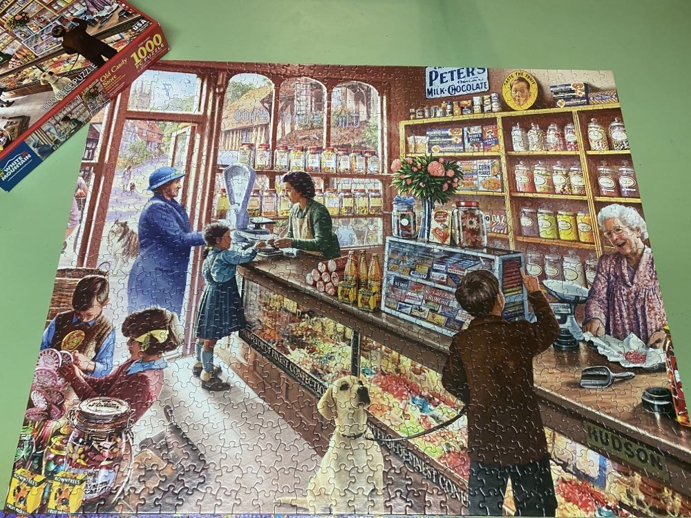 Lakeside Cabin - White Mountain puzzle collectible [Barcode 724819264971] - Main Image 4