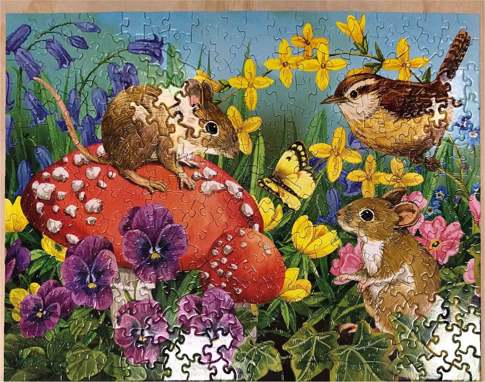 Friendly Mice - Bits & Pieces puzzle collectible [Barcode 192949030818] - Main Image 2