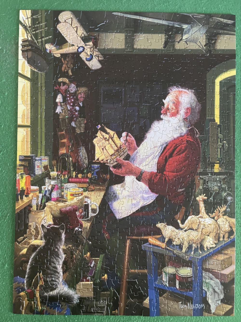 Santa’s Workbench - Cobble Hill puzzle collectible [Barcode 625012850438] - Main Image 2
