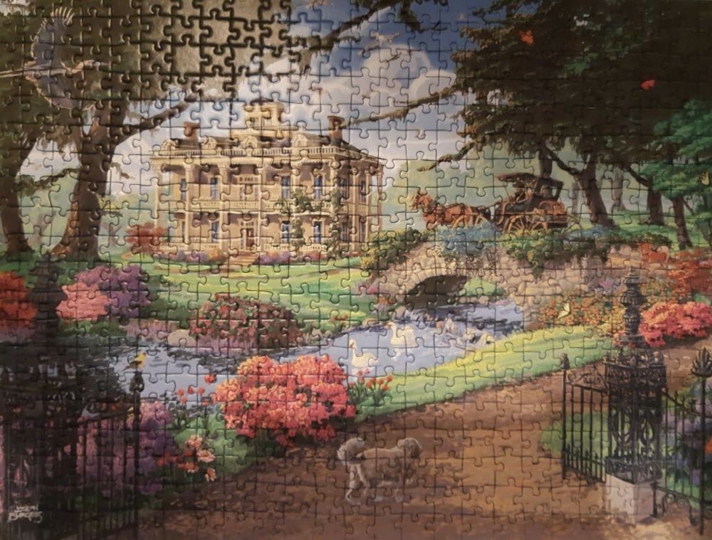 Visiting The Mansion - Ravensburger puzzle collectible [Barcode 4005556822607] - Main Image 3
