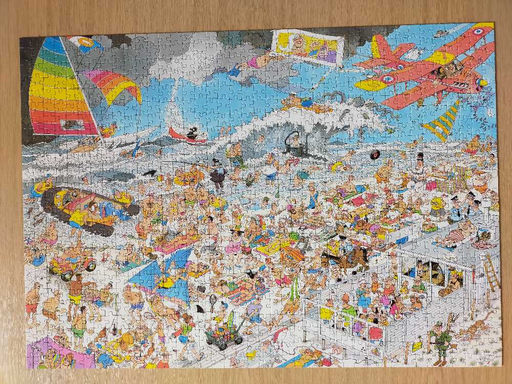 Jan Van Haasteren. Op Het Strand - Jumbo puzzle collectible - Main Image 2