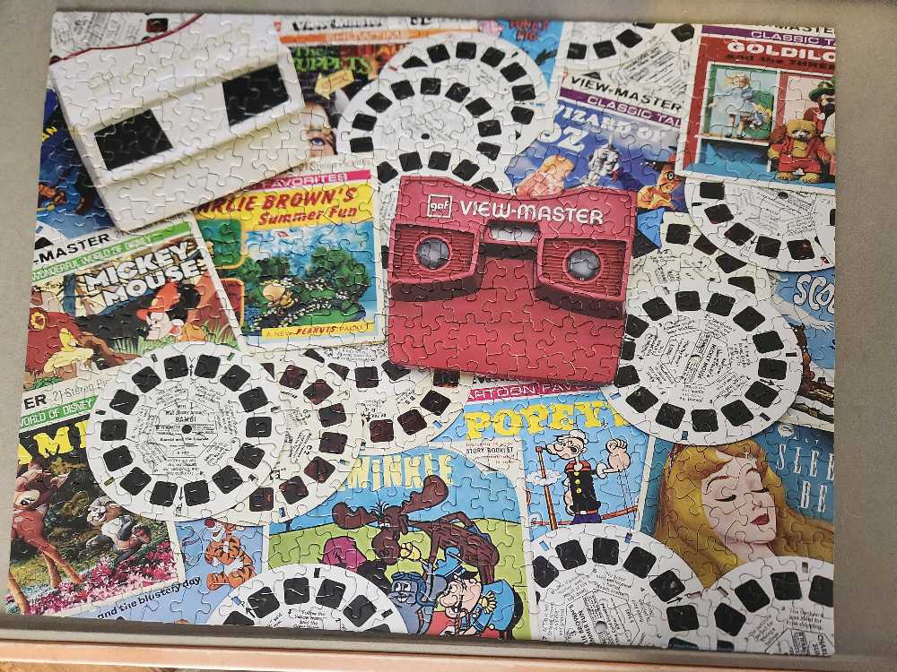 Keeping It Reel - Springbok puzzle collectible [Barcode 091683015443] - Main Image 2