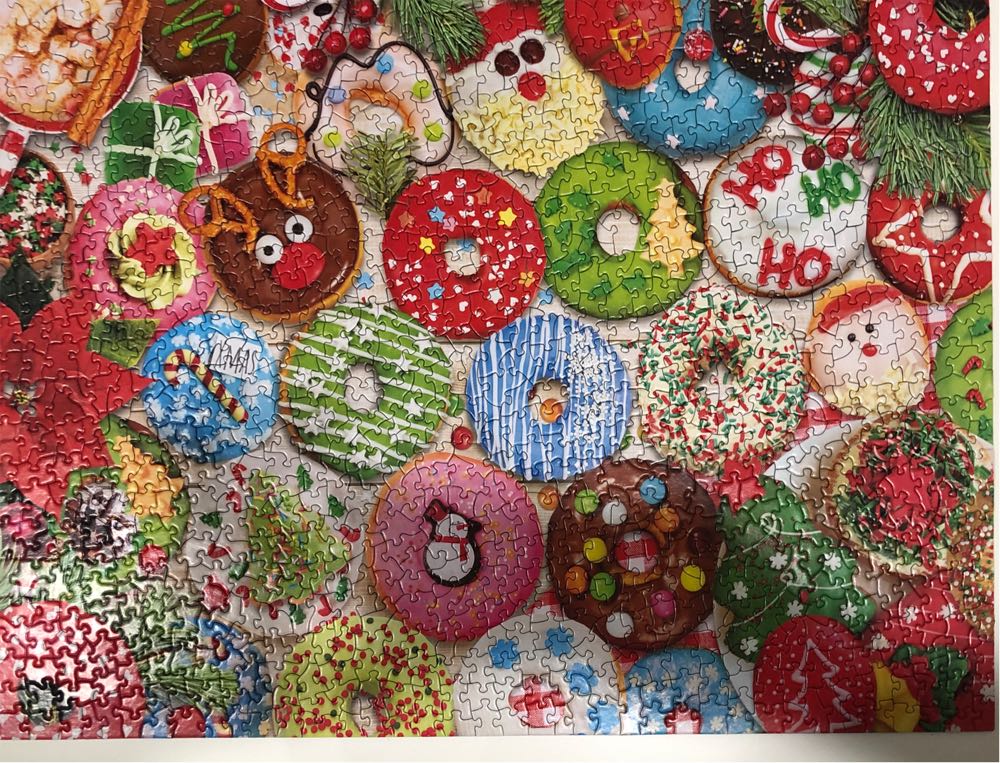 Christmas Donuts Tin - EuroGraphics puzzle collectible [Barcode 628136656603] - Main Image 2