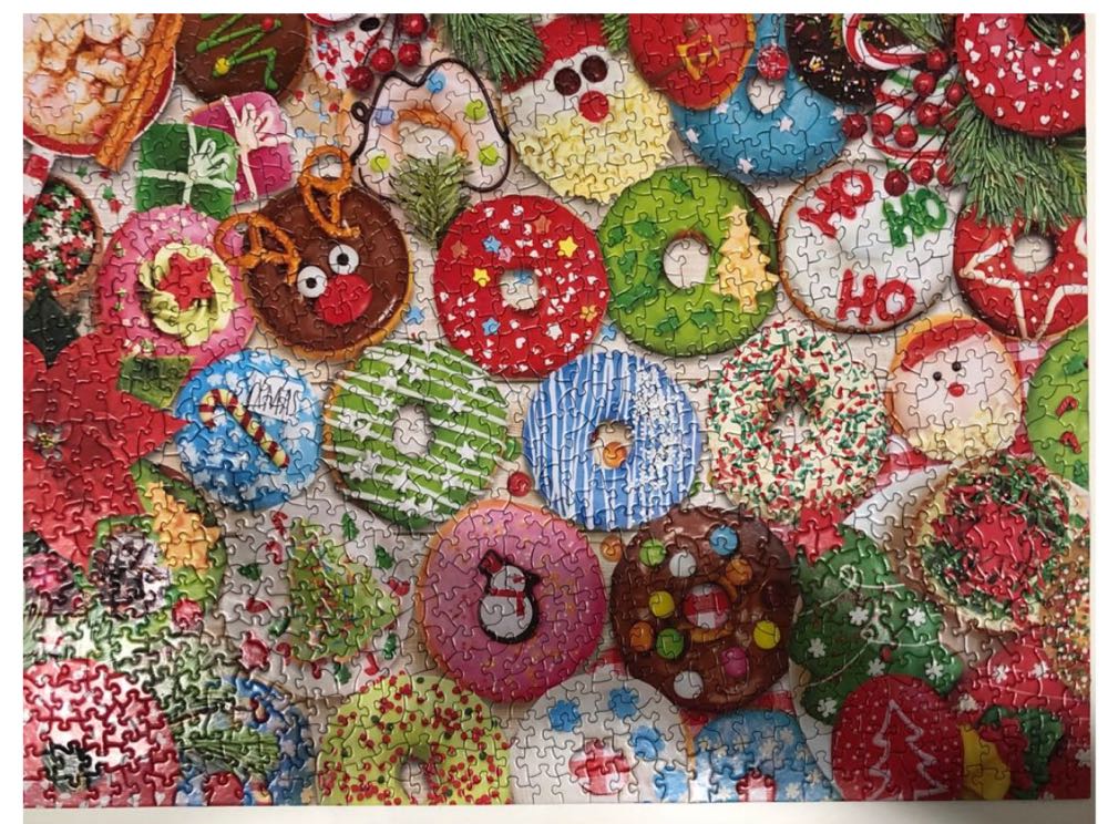 Christmas Donuts Tin - EuroGraphics puzzle collectible [Barcode 628136656603] - Main Image 3