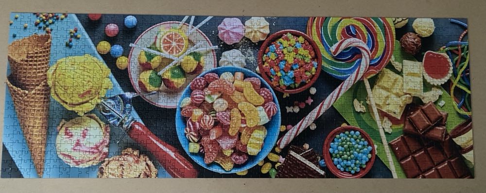 Sweets - Trefl puzzle collectible [Barcode 5900511105766] - Main Image 2