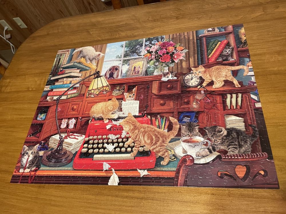 Kittens On Bed - Ceaco puzzle collectible [Barcode 021081232401] - Main Image 2