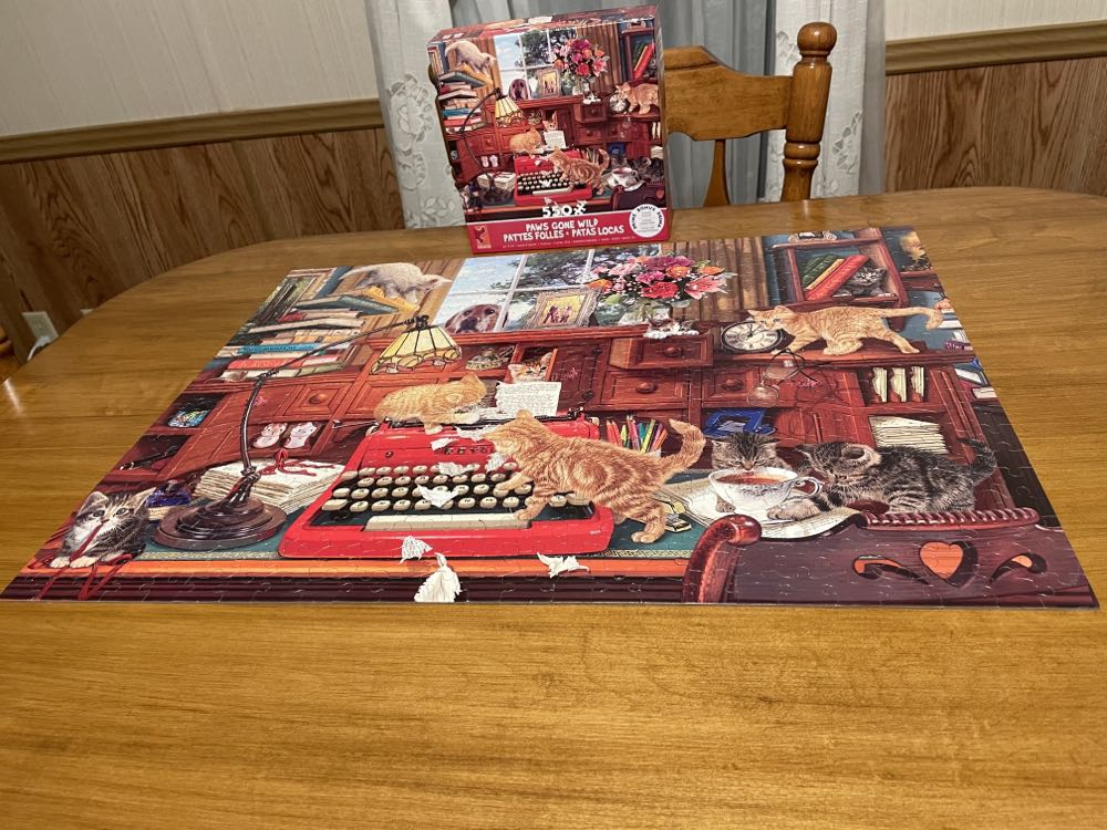 Kittens On Bed - Ceaco puzzle collectible [Barcode 021081232401] - Main Image 3